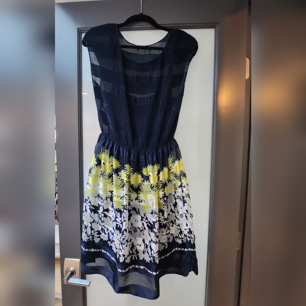 MAX Studio Navy Blue Dress Size L, Flower Detail